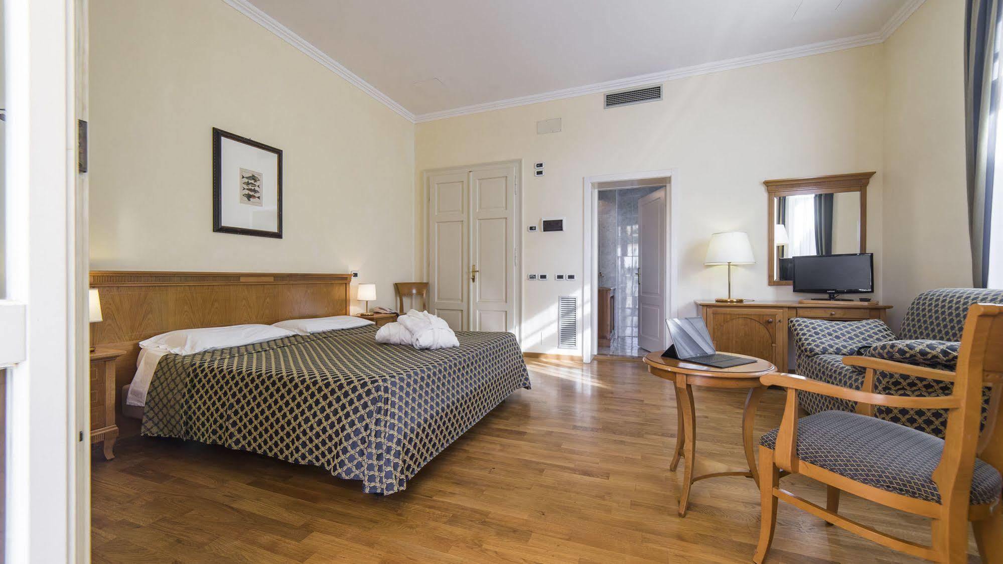 Hotel Ville Bianchi Grado Extérieur photo