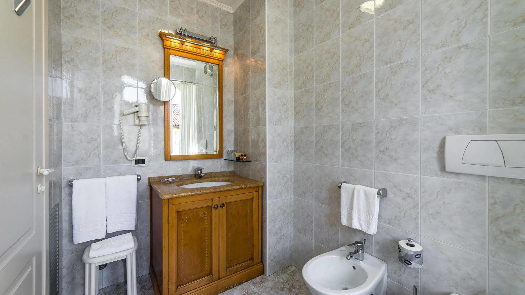 Hotel Ville Bianchi Grado Extérieur photo